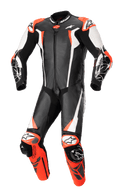Alpinestars Racing Absolute V2, combinaison de course une pièce en cuir, noir, blanc et rouge fluo, design aérodynamique avec cuir perforé, sliders externes aux épaules et aux genoux, construction professionnelle prête pour la piste