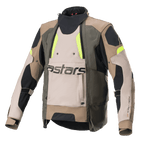 Veste Alpinestars Halo Drystar®, veste de moto touring et aventure, kaki foncé et sable avec accents jaune fluo, dotée d'un large panneau de ventilation frontal avec logo astars, col haut et construction textile robuste pour une conduite toutes saisons.