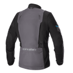 Veste Alpinestars Monteira Drystar® XF, veste de moto de tourisme d'aventure, gris goudron et noir avec accents bleu méthyle, vue arrière montrant un large panneau dorsal gris, des sangles de réglage à la taille et le logo Alpinestars sur le bas du dos.