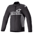 Veste Alpinestars SMX Waterproof Jacket, veste de moto, noire avec panneaux latéraux gris foncé, logo ASTARS blanc sur la poitrine et logos étoilés sur les épaules, construction en textile et softshell, fermeture éclair frontale, col haut et poignets velcro ajustables
