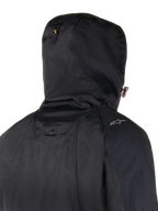 Alpinestars Morush, parka imperméable de moto urbaine noire, vue arrière de la capuche anti-tempête et du bouton-pression.