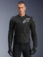 Veste Alpinestars Viper Air V4, veste de moto en textile noir, logo étoile blanc sur la poitrine et les épaules, larges panneaux en maille technique pour un flux d'air maximal, col montant, fermeture éclair frontale, design racing épuré