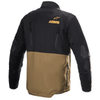 Veste Alpinestars Venture XT, veste de moto adventure touring, camel et noir, vue arrière montrant le logo Astars orange, fermetures éclair de ventilation verticales et panneaux renforcés aux coudes