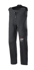 Pantalon Alpinestars AMT Storm Gear Drystar XF, pantalon de moto touring noir, imperméable et respirant, fermeture éclair frontale, taille réglable avec coupe haute à l'arrière, construction durable avec logo AMT rouge et blanc