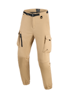 Pantalon Cargo Alpinestars Flex-AST, beige clair, pantalon de moto urbain technique doté d'une ceinture noire intégrée avec boucle, de grandes poches cargo avec détails zippés et rabats, d'un anneau en D et d'ourlets élastiqués, style robuste et moderne pour la conduite