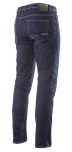 Pantalon Denim Radium Alpinestars, jean de moto, bleu foncé, vue arrière complète, design classique à cinq poches avec écusson logo aspect cuir à la taille, coupe de jambe arrière optimisée pour un confort de conduite ergonomique.