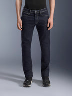 Alpinestars Copper V3 Denim Pants, jean de moto urbain pour homme, bleu brut, confection en denim de coton extensible avec coupe standard et jambe droite, vue de face sur mannequin.