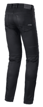 Alpinestars Cerium Tech Stretch Riding Denim, jean de moto, Black Rinse, coupe ajustée, vue arrière avec construction de jambes préformées, poches arrière et écusson en cuir à la taille avec logo embossé