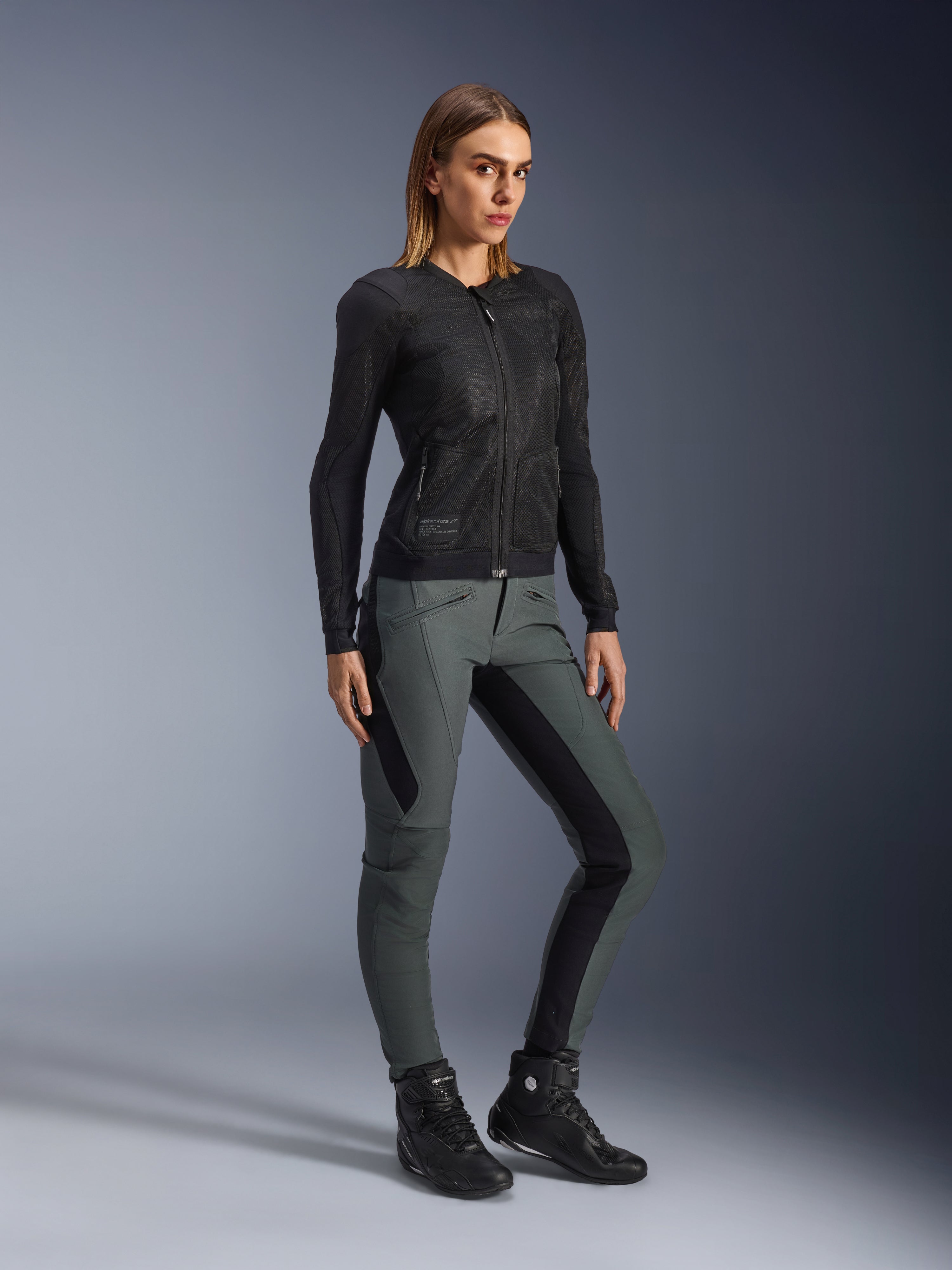 Alpinestars Alamosa, pantalon de moto pour femme, gris urbain et noir, textile coupe ajustée pour la conduite urbaine.