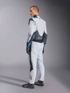 Alpinestars GP Pro Comp V2 FIA, combinaison de course automobile pour homme, argentée et bleue, avec panneaux extensibles.