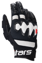 Gants en cuir Alpinestars Halo, gants de moto pour l'aventure, noir et blanc, avec un large protège-articulation blanc sur-injecté, des panneaux en cuir perforé pour la ventilation et une manchette courte avec marquage blanc audacieux.