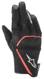 Gants Alpinestars Syncro V2 Drystar®, gants de moto urbains, noir avec accents rouge fluo, dotés d'une protection flexible des articulations, logo Alpinestars blanc sur la manchette et panneaux extensibles en accordéon sur les doigts, conception imperméable et respirante.