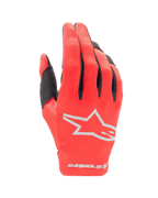 Gants Alpinestars Youth 2024 Radar, gants de motocross, rouge Mars et argent, vue du dos de la main avec logo étoile blanc et inscription sur le poignet, tissu extensible léger avec accents noirs sur les doigts, équipement de course tout-terrain durable pour enfant