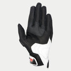 Gants Alpinestars SP-5, vue de la paume, cuir noir et blanc, avec inserts adhérents en microfibre sur la paume et le pouce, cuir perforé pour la ventilation, renfort blanc sur le côté du petit doigt et marquage SP-5 sur la fermeture au poignet.