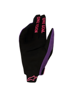 Gants Alpinestars Radar Pro 2027, gants de motocross noirs et violets avec graphismes roses ONE GOAL ONE VISION sur les doigts.