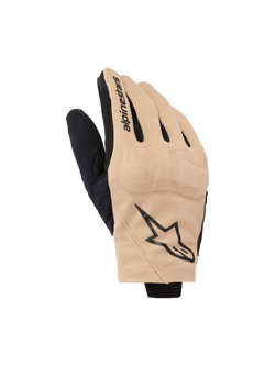 Gants Alpinestars Reef V2, gants de moto, sable et noir, design urbain à manchette courte en tissu extensible ventilé, avec logo étoile noir sur le revers et lettrage Alpinestars sur l'index, équipement de route moderne