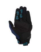 Gants Alpinestars Chrome V2, Dark Blue Hawaiian Ocean, vue de la paume, construction en daim synthétique noir avec points d'adhérence en silicone bleu sur les doigts, maille respirante sur le pouce et manchette réglable avec logo Alpinestars bleu.