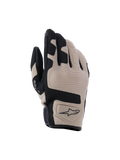 Gants Alpinestars Ignite, gants de moto, beiges et noirs, dessus de la main en maille texturée avec empiècements noirs, manchette courte avec logo Alpinestars, équipement de protection léger et respirant pour la conduite urbaine