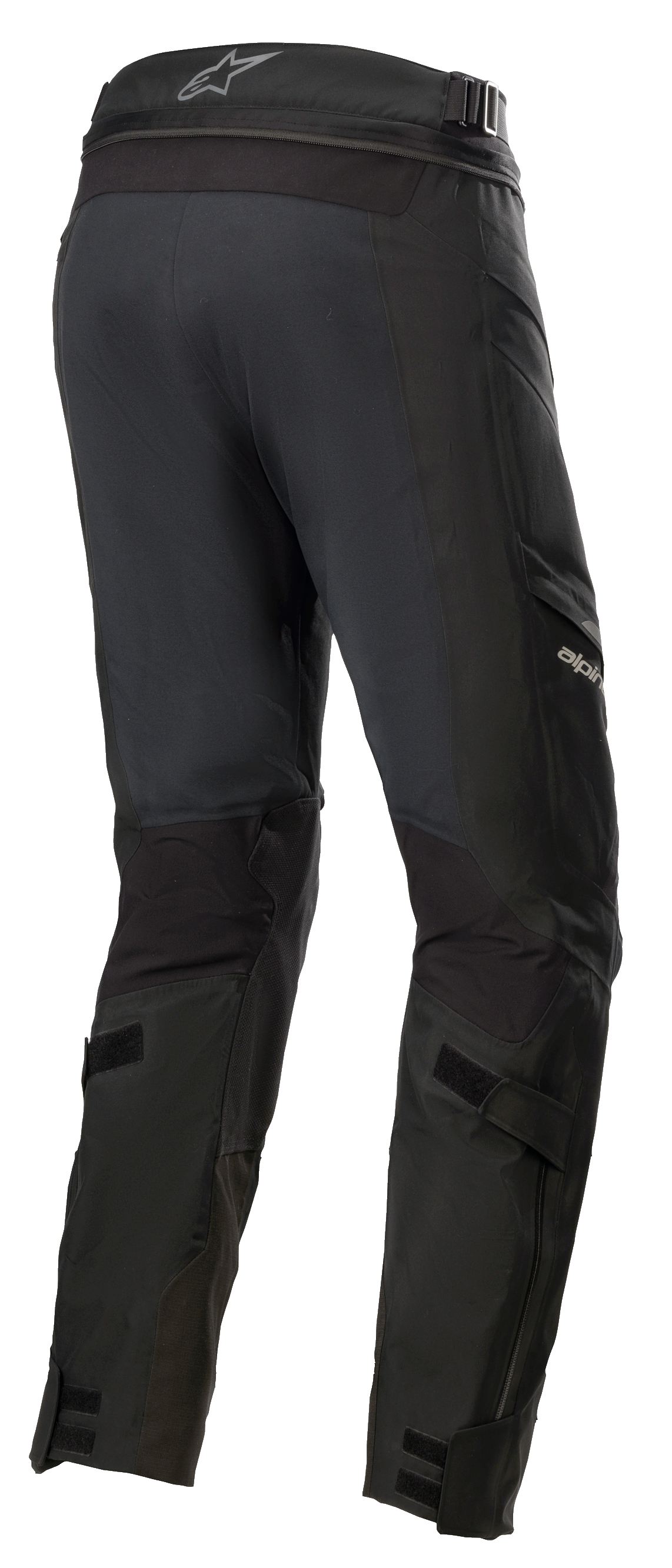 Pantalon Alpinestars Road Tech GORE-TEX Short, noir, vue arrière 3/4 avec fermeture éclair de connexion à la taille, sangles de mollet ajustables et renforts en nylon balistique, équipement de touring d'aventure imperméable
