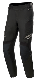 Alpinestars Road Tech GORE-TEX Pants Short, pantalon de moto touring, noir, construction multi-matières imperméable et respirante, marquage réfléchissant sur la cuisse, empiècements renforcés aux genoux, poches zippées et sangles de réglage à la taille