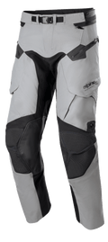 Pantalon Alpinestars Boulder 3L GORE-TEX, pantalon de moto pour l'aventure et le touring, gris foncé et noir, panneaux de genoux renforcés en Superfabric, poches cargo zippées, ceinture ajustable, construction imperméable durable pour le tout-terrain et l'aventure