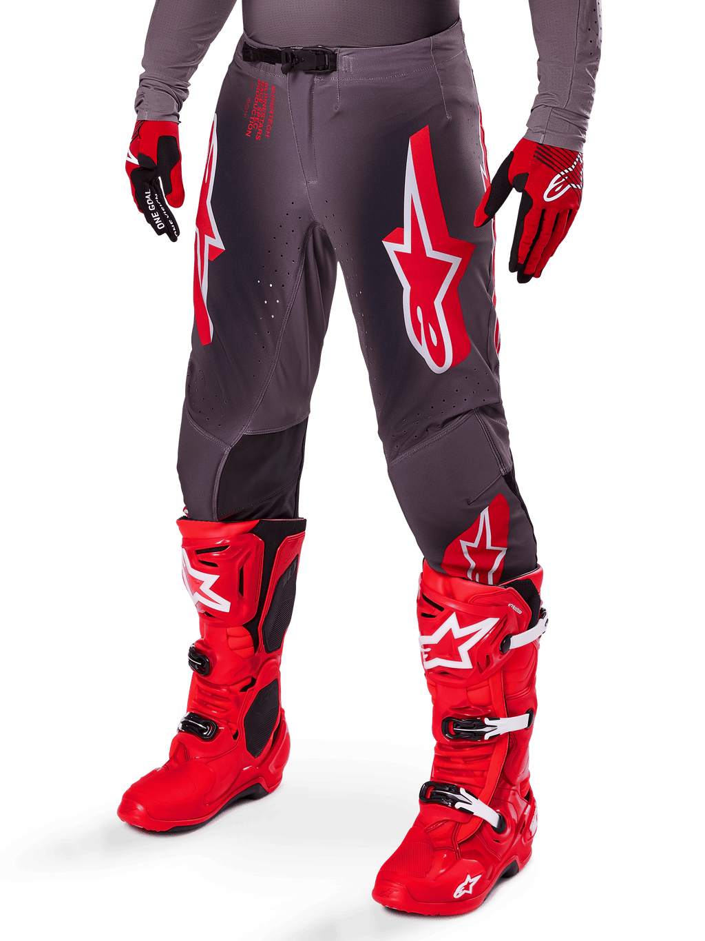Ensemble d'équipement Alpinestars Supertech Lipan 2025, pantalon de motocross gris avec logos étoiles rouges et blancs, associé à des bottes de performance rouge vif et des gants rouges et noirs, conçu pour la course de niveau professionnel
