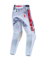 Alpinestars Racer Air Lone, pantalon de motocross ventilé, motif camouflage gris et blanc, logos rouges, vue arrière.