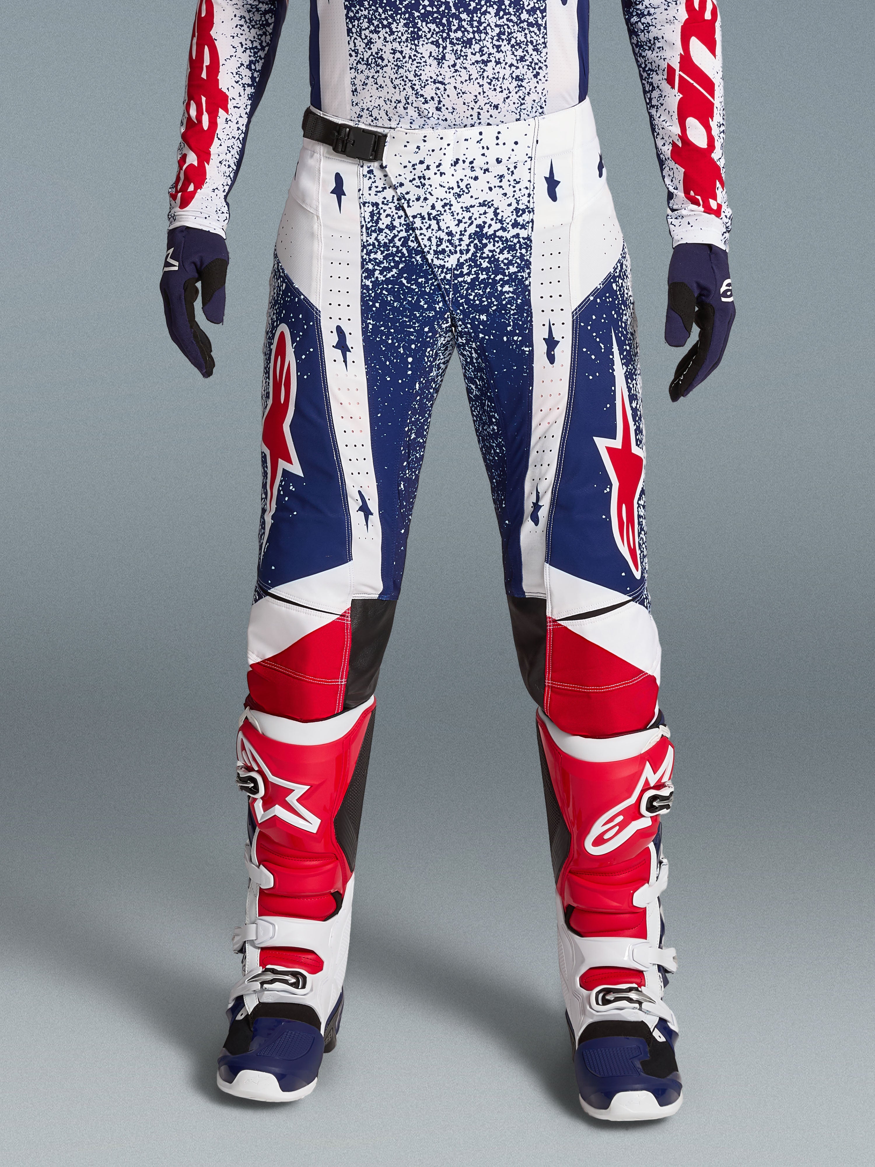 Alpinestars Techstar Unity Pantalons, pantalon de motocross édition limitée rouge, blanc et bleu pour homme, extensible.