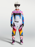 Alpinestars Supertech Dyna, maillot et ensemble de motocross pour homme blanc et bleu, accents violets, tenue de course.