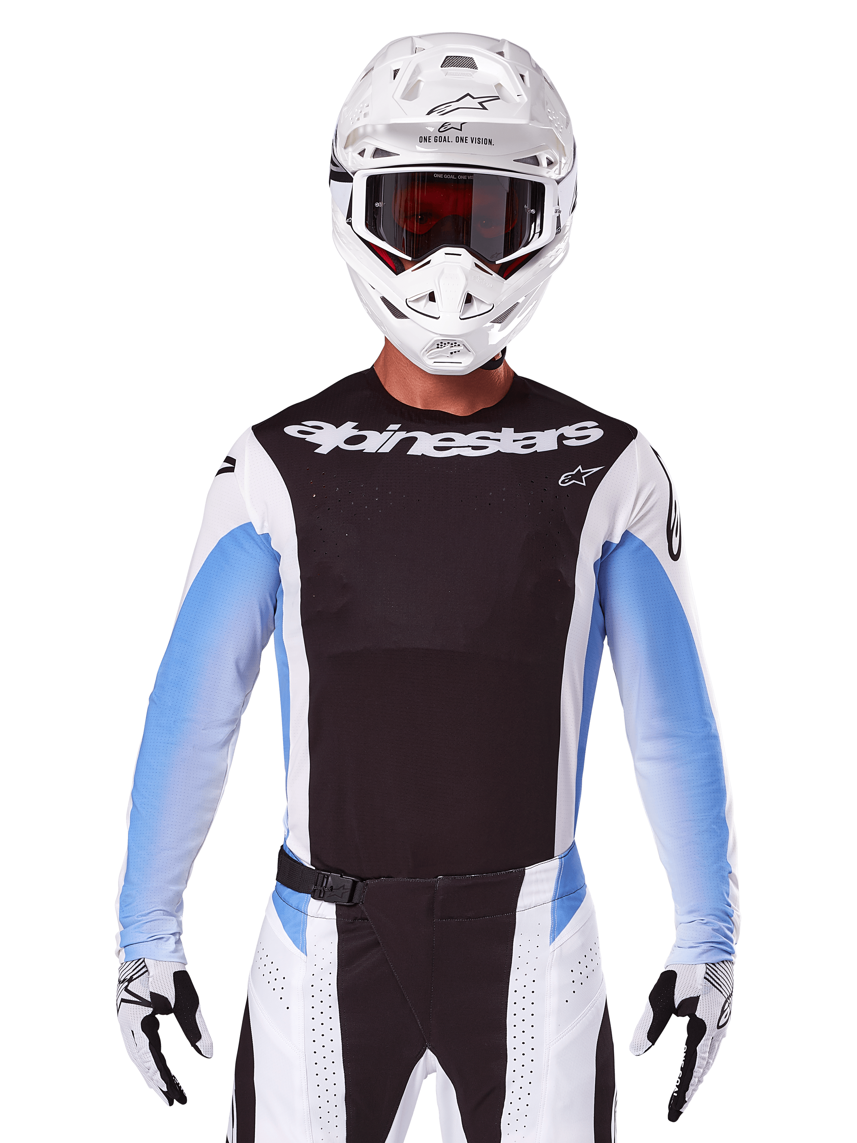 Maillot Alpinestars Techstar Melt 2025, équipement de course de motocross, noir, blanc et bleu, maillot à manches longues avec pantalon et gants assortis, pilote portant une tenue de MX complète avec casque blanc et lunettes