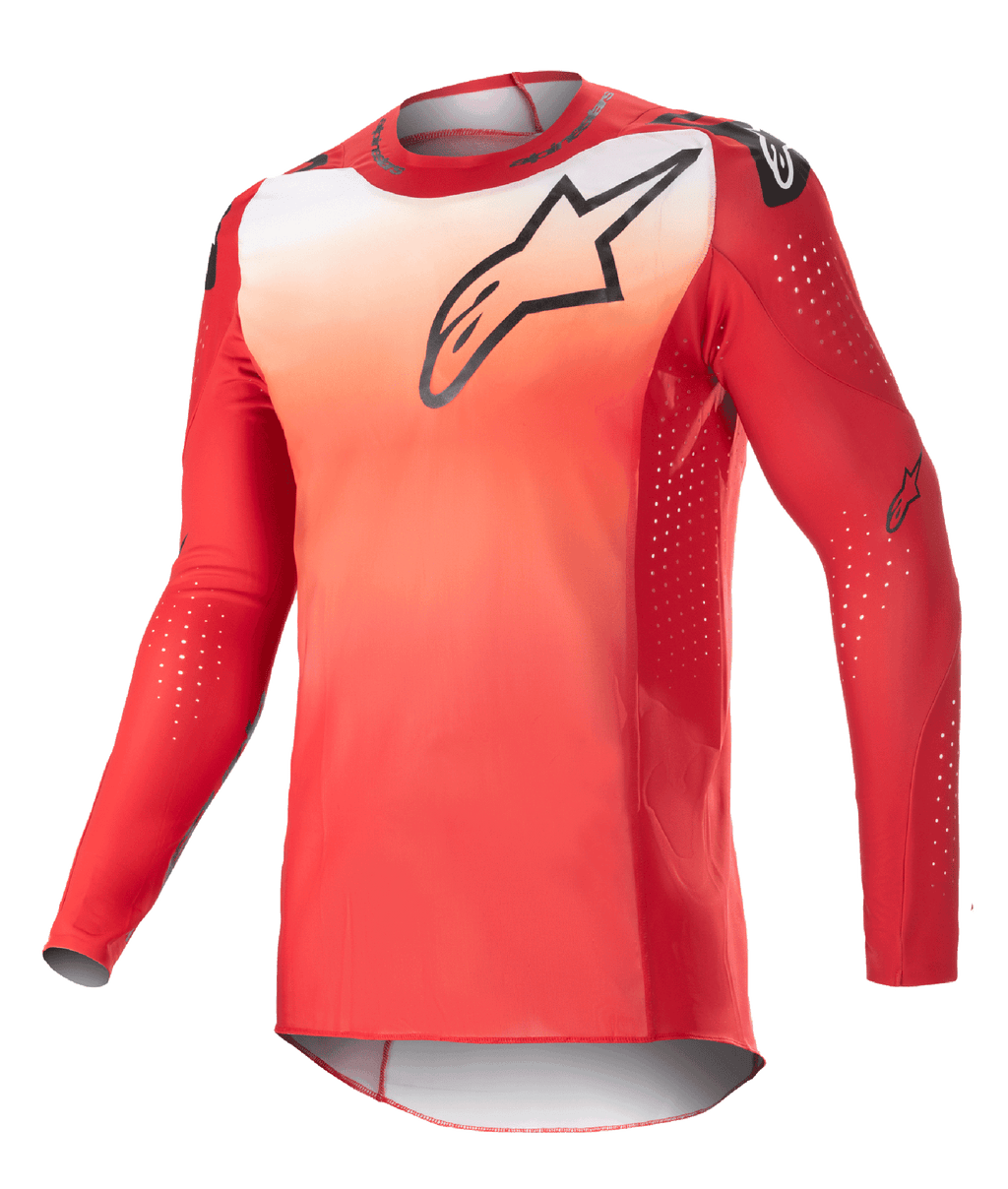 Alpinestars Supertech Risen Jersey 2023, maillot de motocross à manches longues, dégradé rouge Mars et blanc, logo Astars noir sur la poitrine, manches perforées avec points de ventilation blancs, coupe athlétique pour la performance tout-terrain