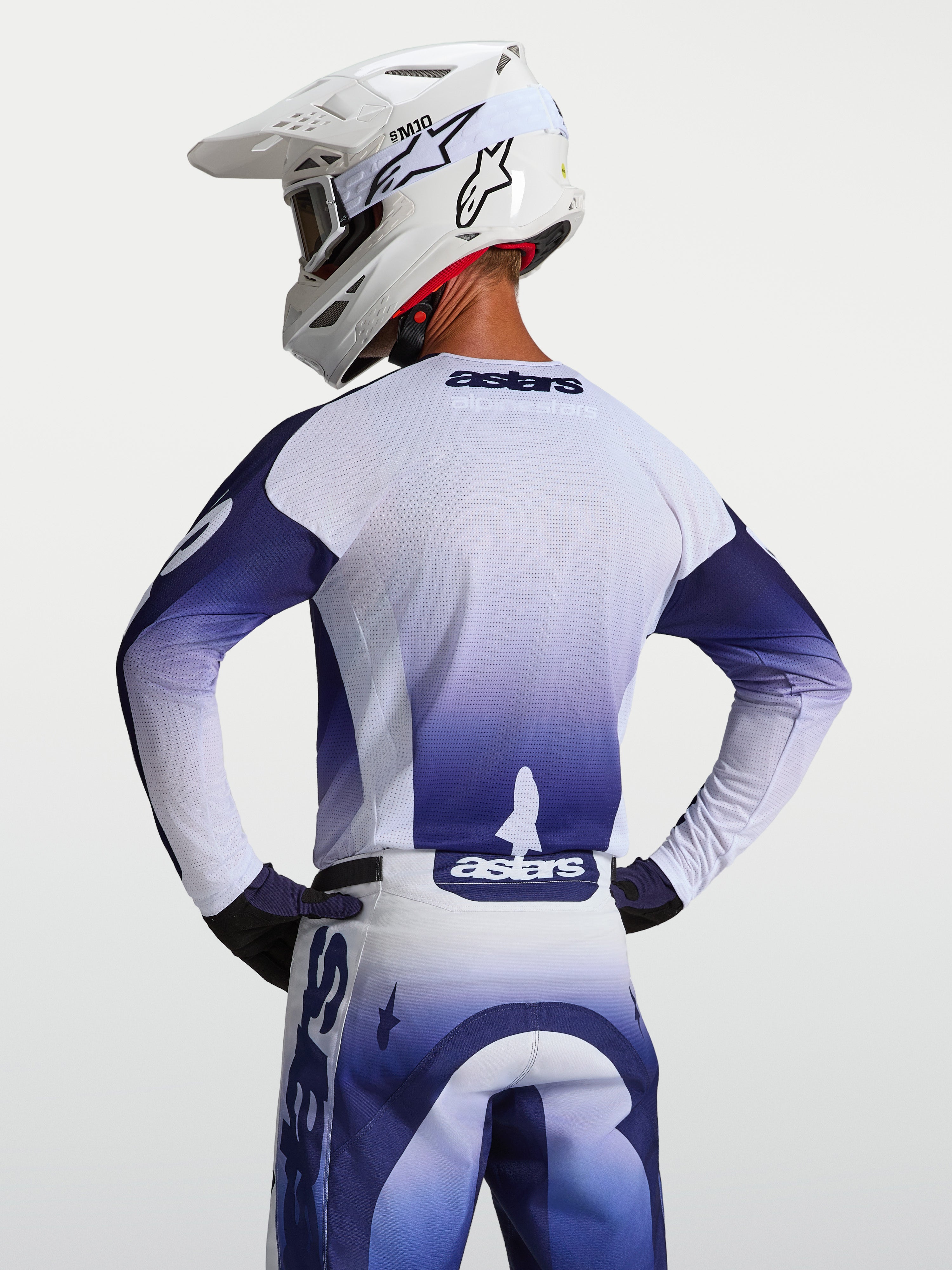 Alpinestars Racer Air Amber, maillot de course motocross homme, bleu et blanc, vue de dos, construction en maille ventilée