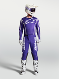 Alpinestars Fluid Apex V2 Gear Set et maillot Fluid Apex V2, tenue de motocross pour homme, bleu foncé et blanc, avec casque et bottes, équipement de performance tout-terrain