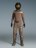 Tenue Alpinestars Supertech Air Gold Édition Limitée, kit de motocross marron et doré avec casque et bottes.