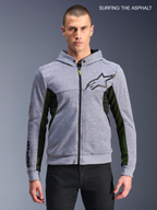 Sweat à Capuche Alpinestars Chrome Air Sport, sweat à capuche de moto urbain pour homme en gris chiné et noir, vue de face sur un modèle montrant les panneaux en mesh aérés et le logo sur la poitrine