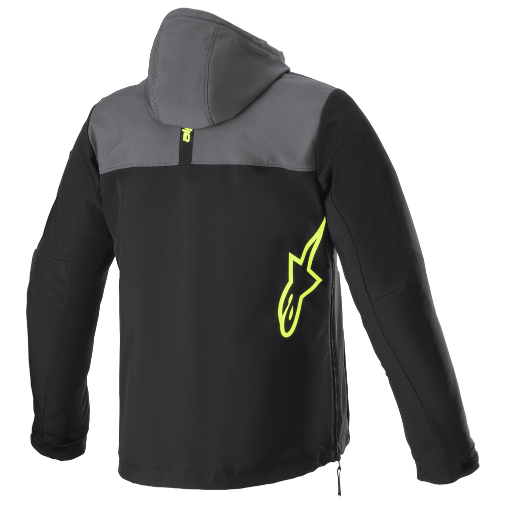 Alpinestars Sherpa Hoodie, vue arrière, gris goudron et noir avec accents jaune fluo, logo étoile jaune fluo sur le côté, veste de moto en softshell avec capuche, détail de fermeture éclair latérale, vêtement pour trajets urbains quotidiens