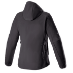 Veste à capuche Alpinestars Stella Neo Waterproof pour femme, vue arrière, noir noir, dotée d'une construction technique en softshell avec capuche amovible, marquage vertical discret sur le bas du dos et coupe ajustée spécifique aux femmes pour la conduite urbaine.