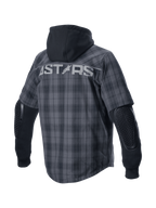 Chemise Alpinestars MO.ST.EQ Tartan, surchemise de moto urbaine pour homme, grise et noire, vue de dos avec logo ASTARS et protections de coudes Nucleon Flex Plus exposées