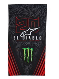 Alpinestars FQ20 Neck Tube Monster, tour de cou de moto léger, noir avec des touches rouges et vertes, arborant les graphismes « 20 » et « EL DIABLO », le logo de la griffe Monster Energy, le logo Alpinestars blanc et des bandes diagonales rouges sur un fond graffiti ton sur ton