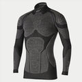 Alpinestars Ride Tech Top à manches longues Winter, sous-couche technique de moto, noir et gris, haut technique à manches longues avec panneaux texturés en nid d'abeille à double densité, coupe compressive, col montant avec logo Alpinestars blanc, sous-vêtement thermique de performance pour le froid