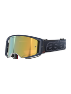 Masque Alpinestars Supertech Vision Vista, lunettes de motocross MX, coloris Black Mirror Gold, monture translucide foncée, écran à effet miroir doré avec l'inscription « ONE GOAL. ONE VISION. », bandeau noir avec large marquage « astars » gris embossé