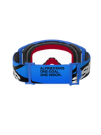 Masque Alpinestars Supertech Stream, masque de motocross, bleu et transparent, vue arrière de la sangle bleue avec le texte « ALPINESTARS ONE GOAL. ONE VISION. », graphismes noirs et blancs, et doublure en mousse rouge et noire