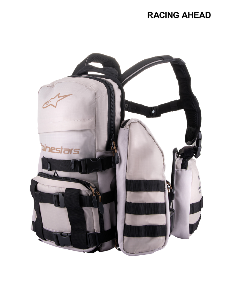 Alpinestars Techdura Tactical Pack, sac à dos tout-terrain et enduro, gris chaud et noir, design modulaire avec poches amovibles, doté de passants MOLLE et de sangles noires réglables, construction durable pour transporter les essentiels de trail