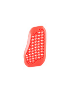 Alpinestars Nucleon Plasma Divided Chest Protector Insert, rouge, design en zigzag perforé pour un flux d'air maximal, matériau d'absorption d'impact biosourcé, léger et flexible pour équipement de route moto