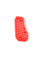 Insert de protection de poitrine divisée Alpinestars Nucleon Plasma, rouge, côté droit, doté d'une conception perforée en zigzag pour la circulation de l'air, matériau d'impact biosourcé léger et flexible