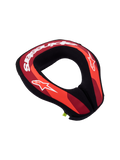 Alpinestars Coussin De Cou Sequence Junior, protection de cou pour enfant, rouge et noir avec logos blancs, équipement de motocross et karting, noyau double densité