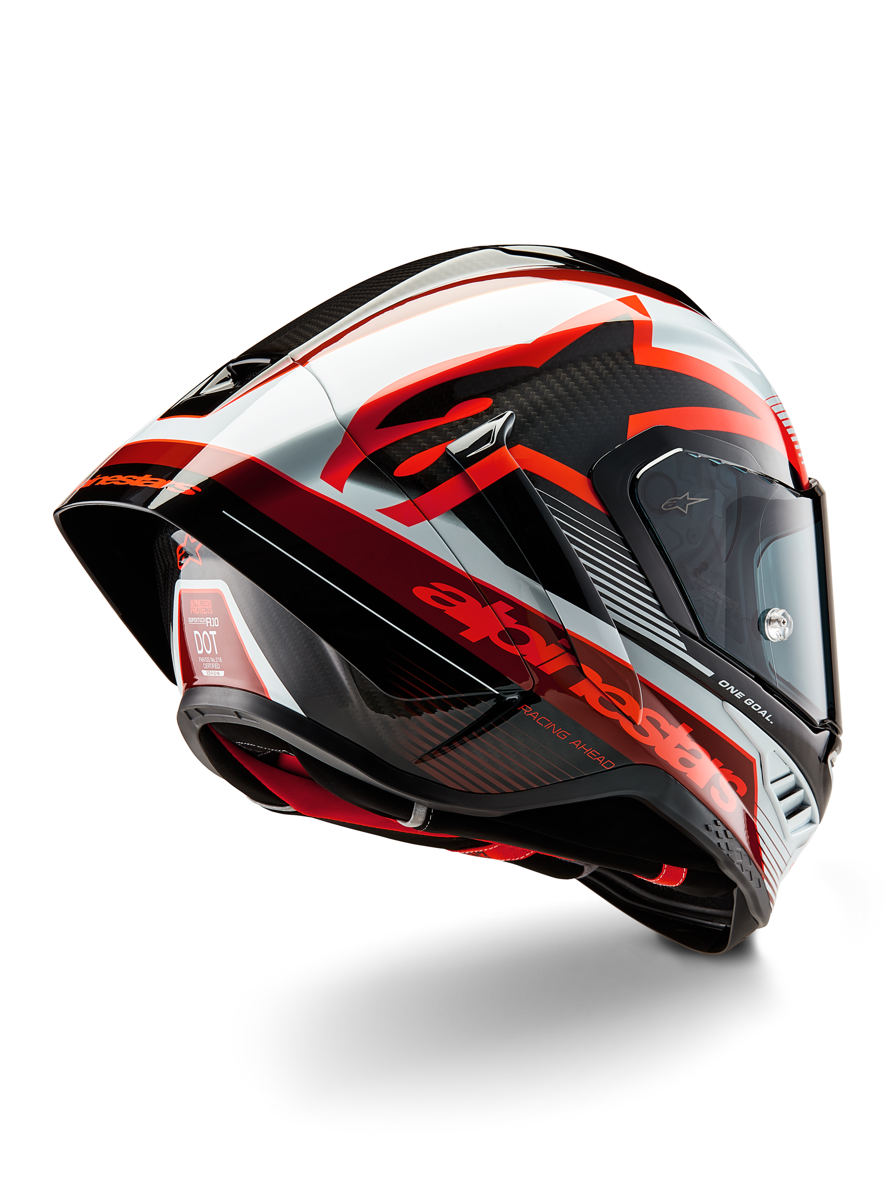 Casque Alpinestars Supertech R10 Team, casque de course intégral, noir carbone, rouge et blanc brillant, design aérodynamique avec spoiler arrière et texture en fibre de carbone apparente, avec logos Alpinestars distinctifs et étiquette de certification DOT