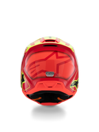 Casque Alpinestars S-M3 Youth Fray, casque de motocross, rouge, jaune fluo et noir brillant, vue arrière présentant un grand logo étoile ton sur ton, autocollant de certification ECE 22.06 et conception de coque aérodynamique avec logos latéraux.