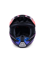 Casque Alpinestars S-M7 Fuse, casque de motocross, bleu, violet et rose brillant, vue de face montrant l'ouverture pour les yeux et la mentonnière ventilée, doté d'accents noirs et du logo Alpinestars, design aérodynamique pour la course tout-terrain
