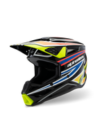 Casque Alpinestars S-M3 Youth Wurx ECE 22.06, casque de motocross, noir brillant avec graphismes de course jaune fluo, bleu et rouge-orange, vue de trois-quarts mettant en évidence la coque aérodynamique avec entrées d'air et extracteurs, équipement de protection tout-terrain pour les jeunes pilotes